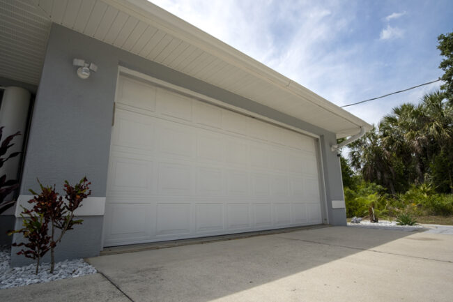 When Is It Time to Replace a Garage Door?